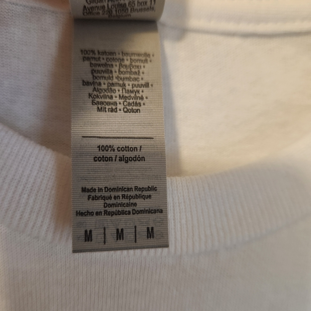 HOLIDAY GRAPHIC TSHIRT SZ M, NWT - Picture 3 of 3